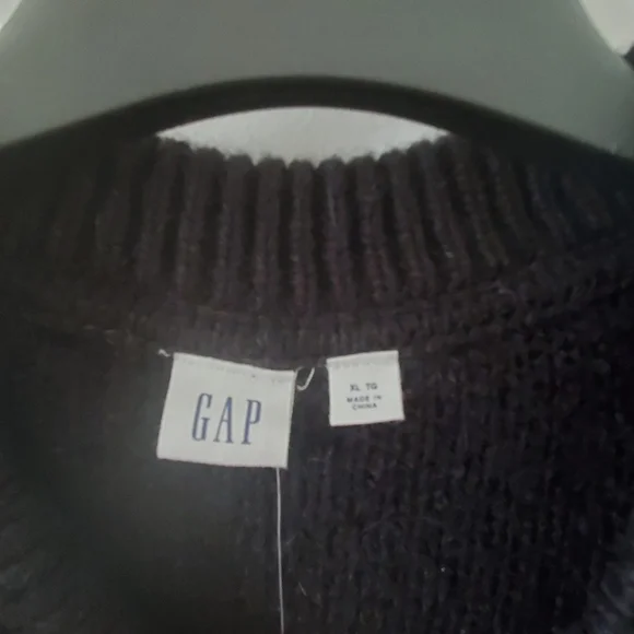 GAP Sweater - Picture 3 of 5